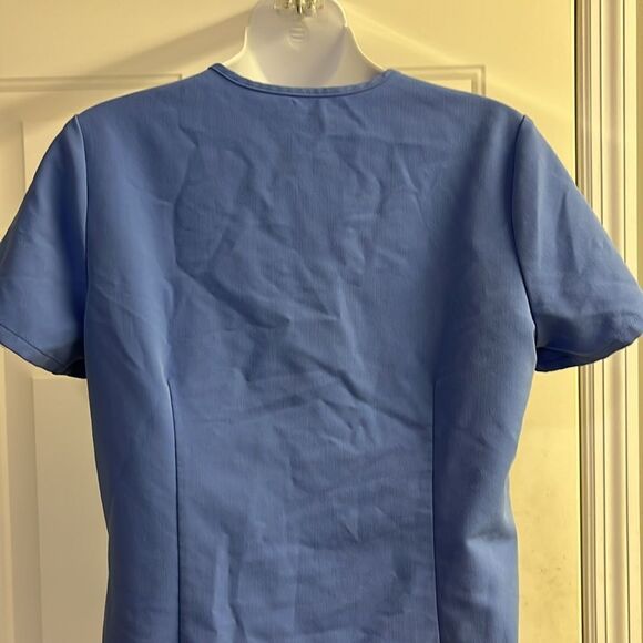 FIGS Technical Collection Blue Short Sleeve V-Neck Medical Scrub Shirt Pocket-XS - Picture 9 of 13